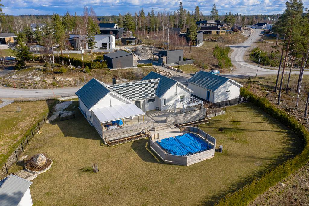 Utbyggnad utekök med pooldäck. Haninge Strömslund i Tyresö Bollmora | Lokal Byggfirma från Tyresö, Vendelsö, Älta i Stockholm