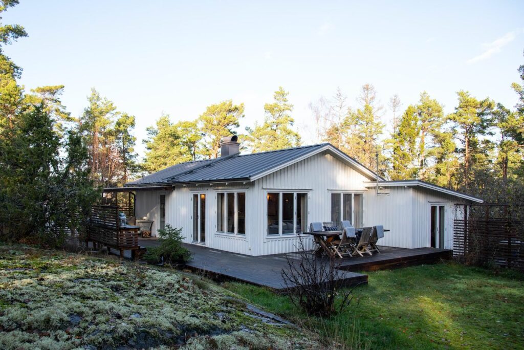 Utbyggnad av takterrass till sommarhus, Breviksvägen, Tyresö Björndalen i Bollmora | Lokal Byggfirma från Tyresö, Vendelsö, Älta i Stockholm